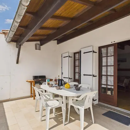 à 50 M, Pour 5 Avec Jardin&bbq Casa vacanze *
