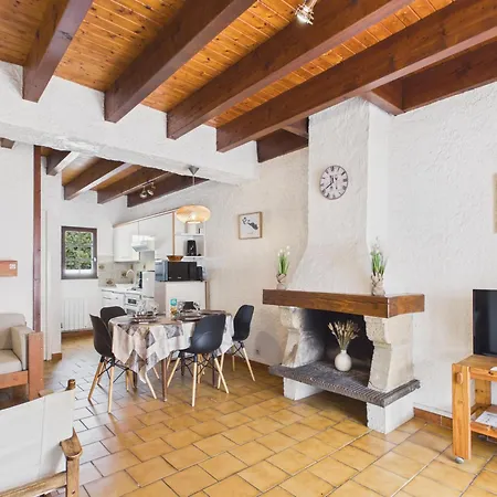 à 50 M, Pour 5 Avec Jardin&bbq Casa vacanze *