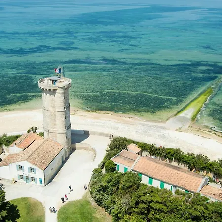 à 50 M, Pour 5 Avec Jardin&bbq Casa vacanze *
